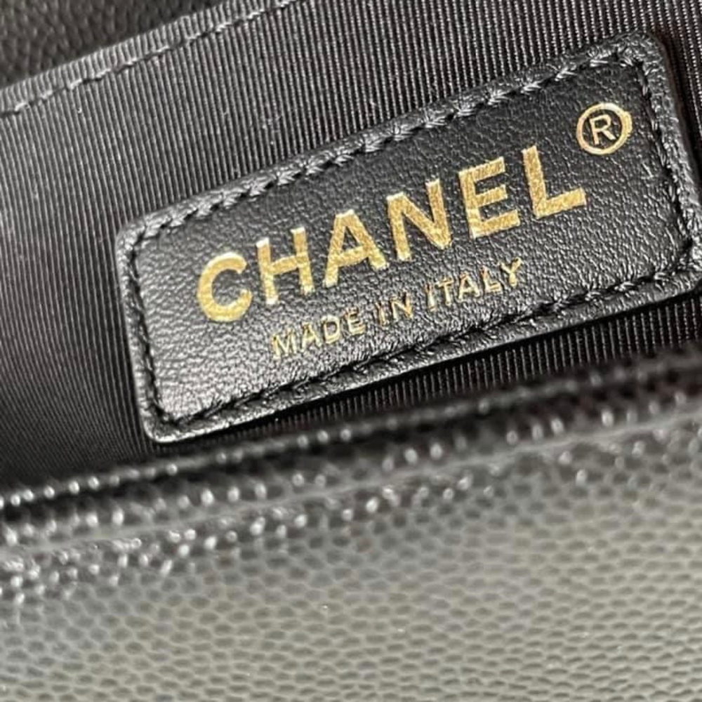 $6500 Chanel Boy Old Medium - Picture 15 of 16